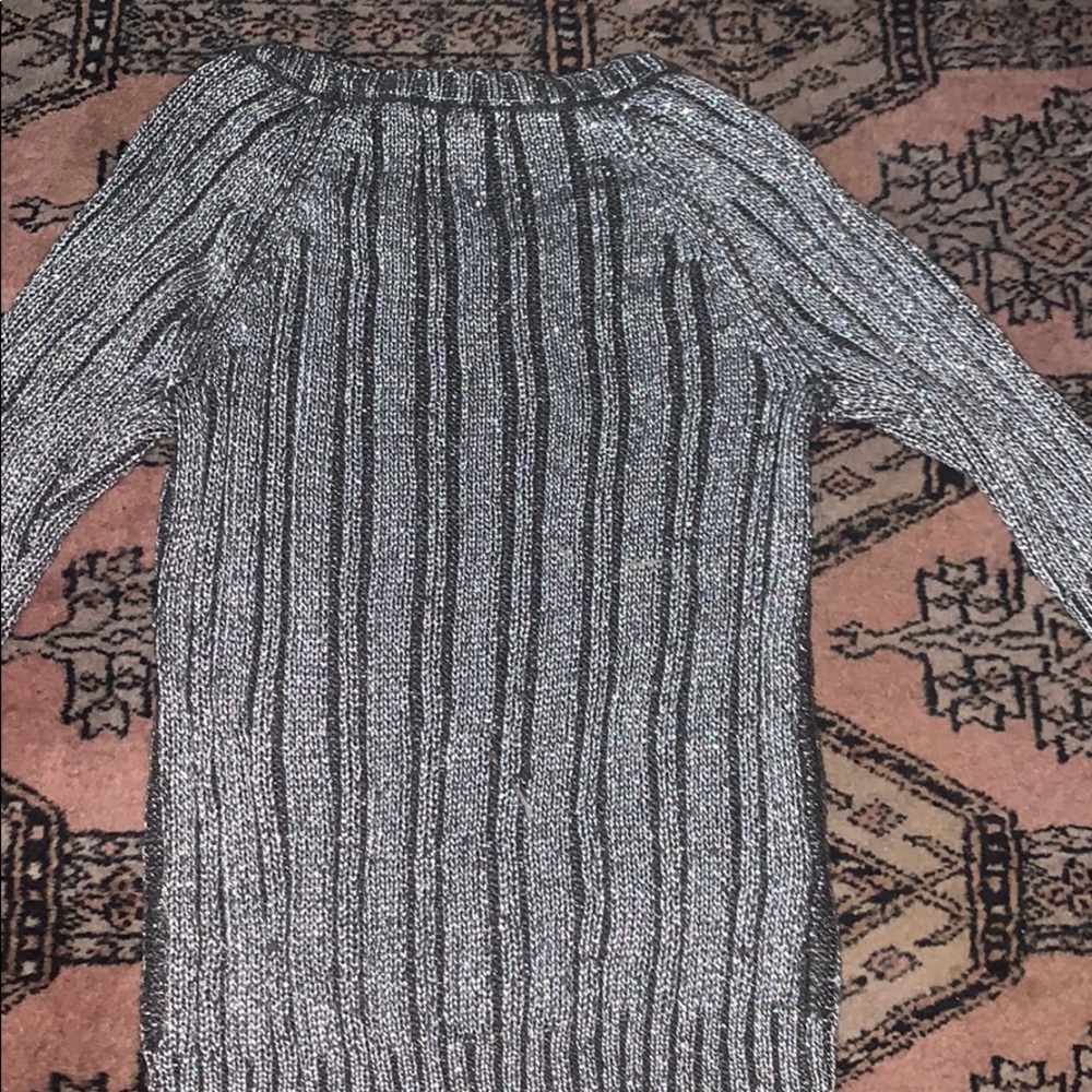 Sweater/shirt - Picture 2 of 3